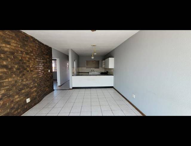 2 BEDROOM TOWNHOUSE FOR SALE IN NEW REDRUTH